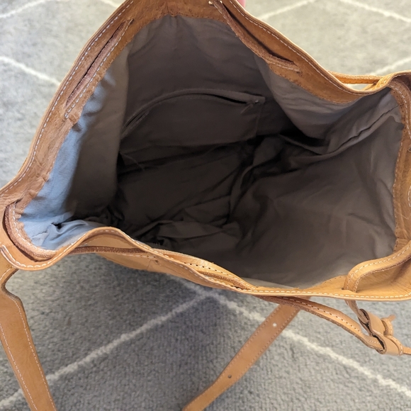 Solan Bucket Bag Tan Leather - Picture 3 of 3